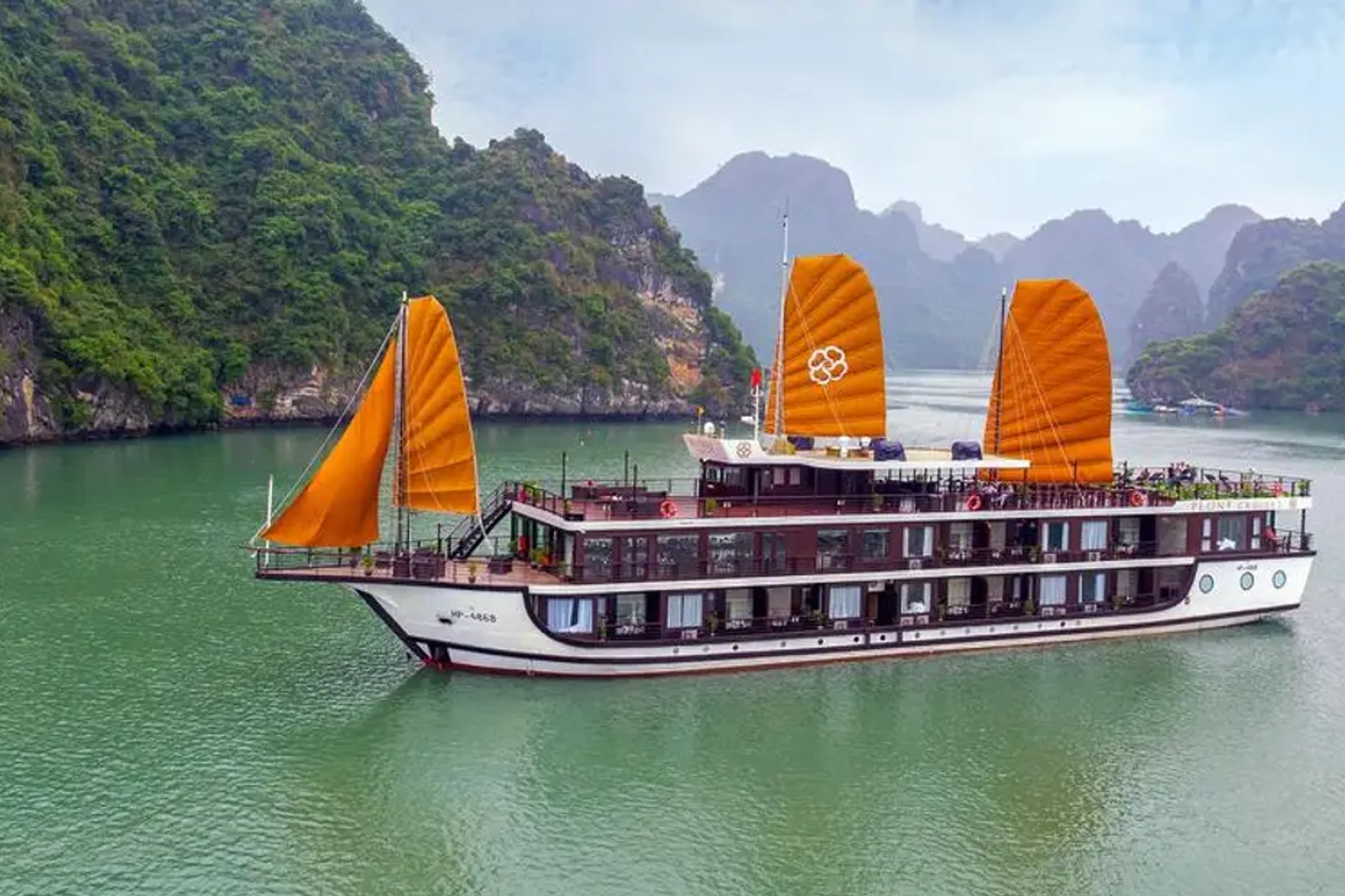 Halong Luxury Cruise: Unique 2 Days Halong Bay and Lan Ha Bay